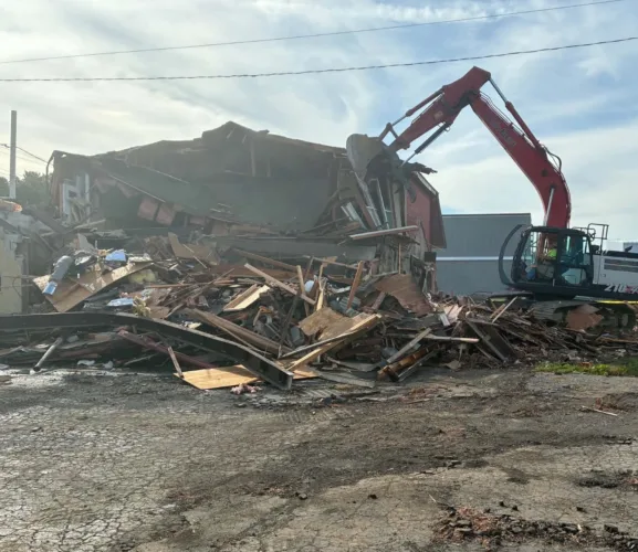 Former Washington Street flower shop building demolished Wednesday